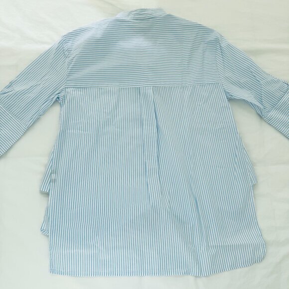 Who What Wear blue stripe button front shirt with pearl detail NWT NEW size XS - Picture 3 of 4